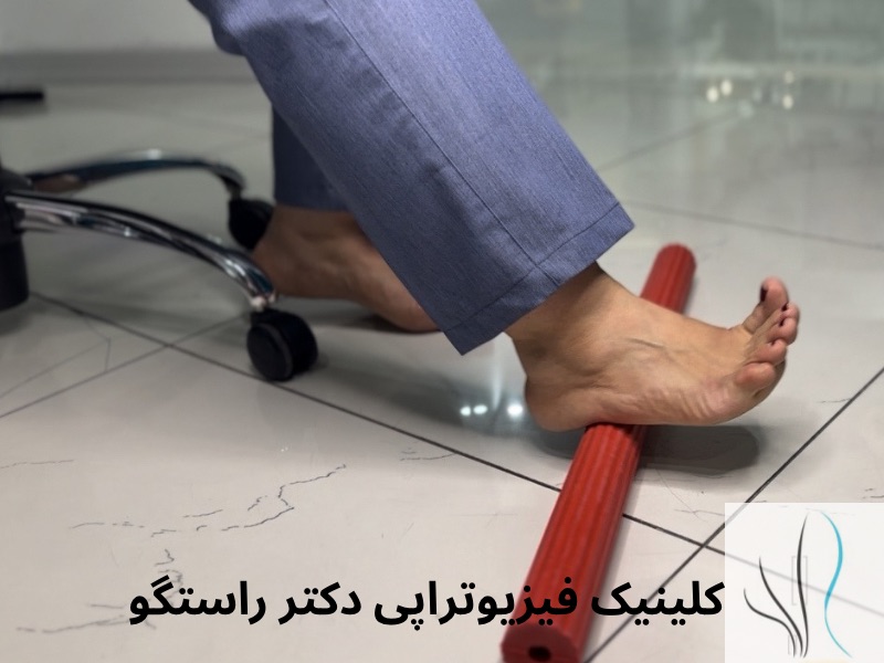 غلتاندن یک بطری آب یخ زده ورزش برای خار پاشنه - 4 1 - ورزش برای خار پاشنه